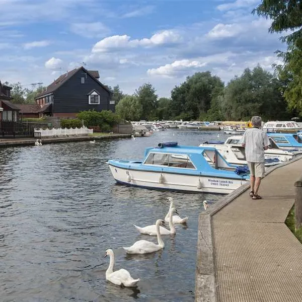 camping-and-caravanning-club-site-norwich-norwich-ondr9