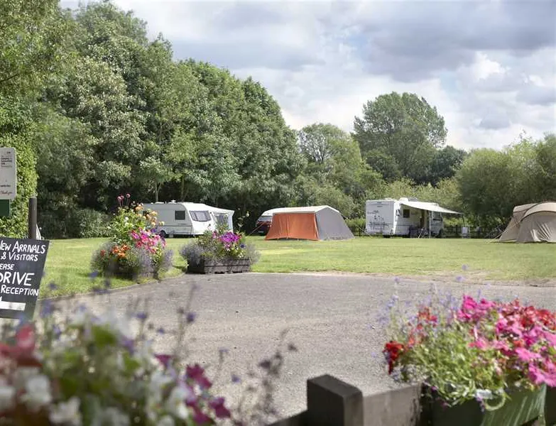 camping-and-caravanning-club-site-norwich-norwich-v4f2z