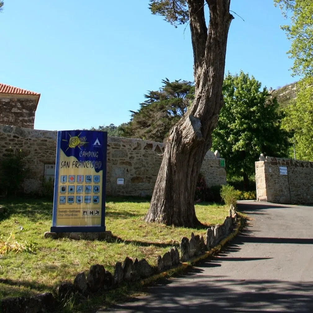 camping-san-francisco-louro-w3uxo