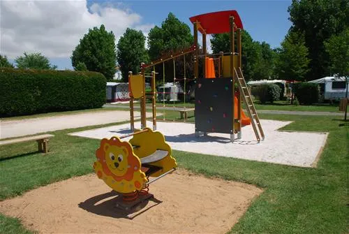 camping-la-borderie-saint-palais-sur-mer-vp7oj