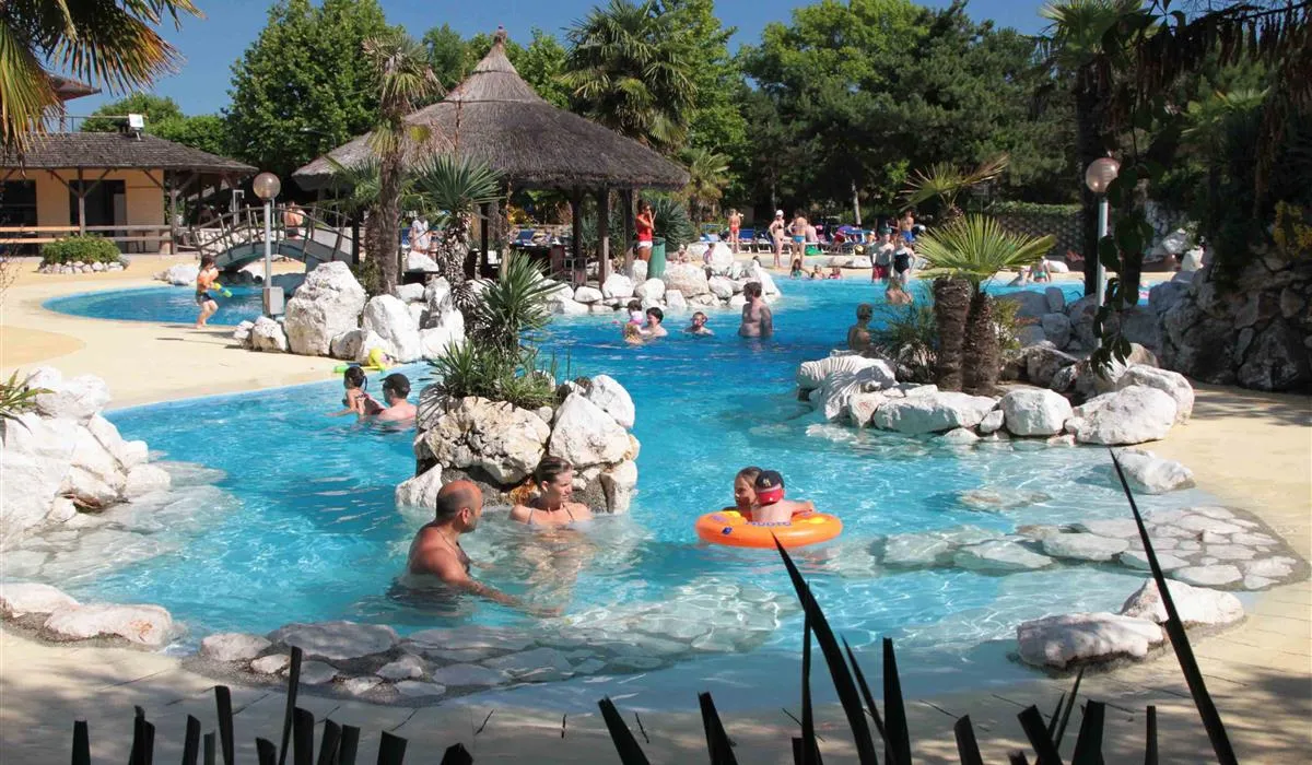 camping-tahiti-lido-delle-nazioni-9r6qs