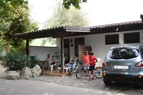 camping-tahiti-lido-delle-nazioni-e2iyf