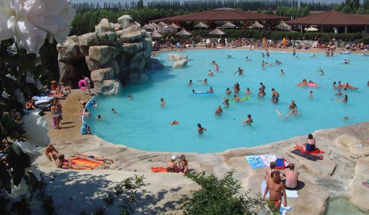 camping-tahiti-lido-delle-nazioni-t54iw
