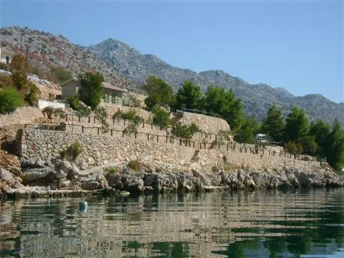 camp-stine-starigrad-paklenica-arzga