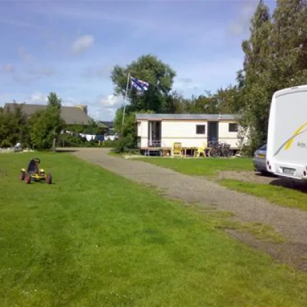 camping-sotterum-cornwerd-t5wmw