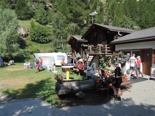camping-alphubel-tsch-m6ipg
