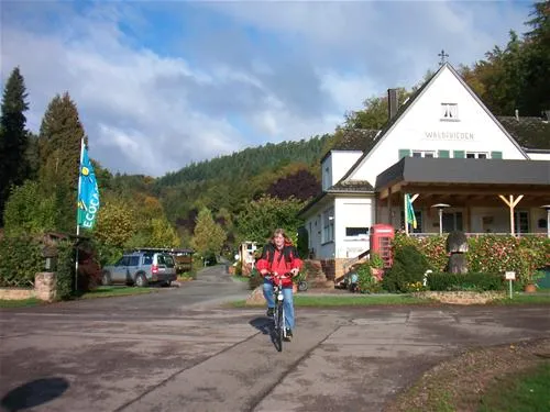 camping-waldfrieden-saarburg-nkzti