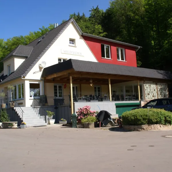 camping-waldfrieden-saarburg-rril1