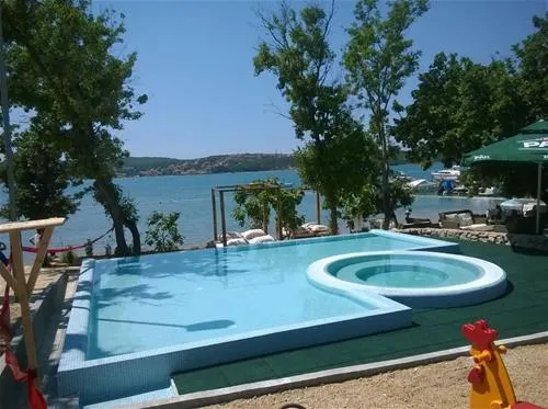 camping-slamni-dobrinj-dtdmr