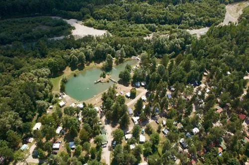 camping-menina-recica-ob-savinji-4inos