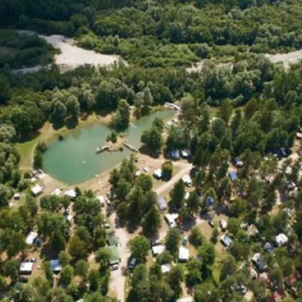 camping-menina-recica-ob-savinji-4inos
