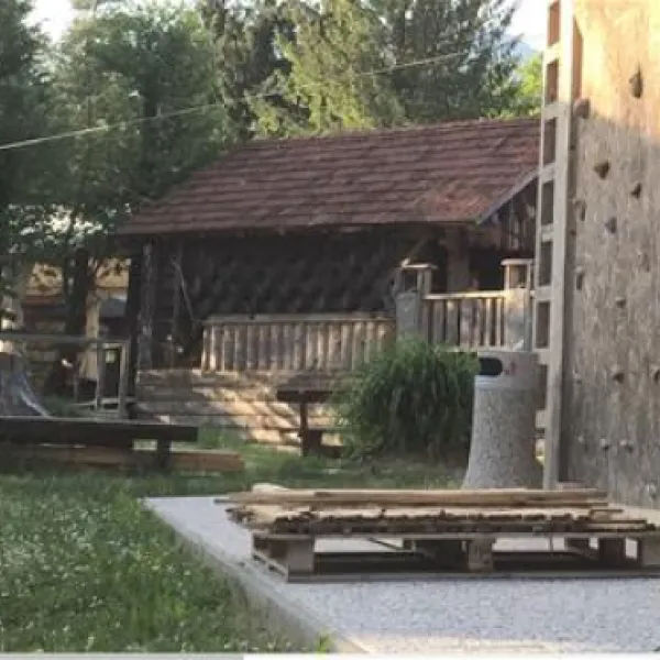 camping-menina-recica-ob-savinji-pc3ua
