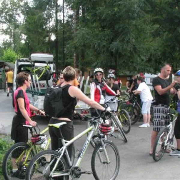 camping-menina-recica-ob-savinji-wqwid