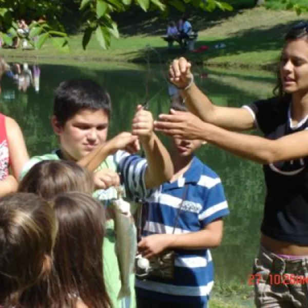 camping-menina-recica-ob-savinji-zx4g2