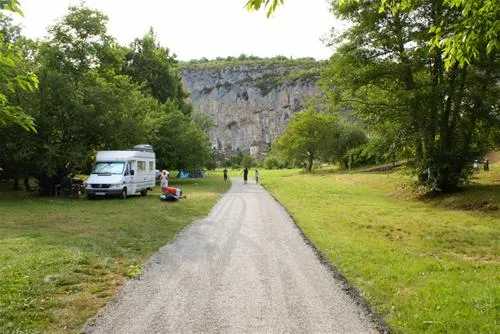 camping-cantal-cabrerets-ynwgu