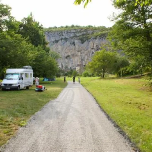 camping-cantal-cabrerets-ynwgu