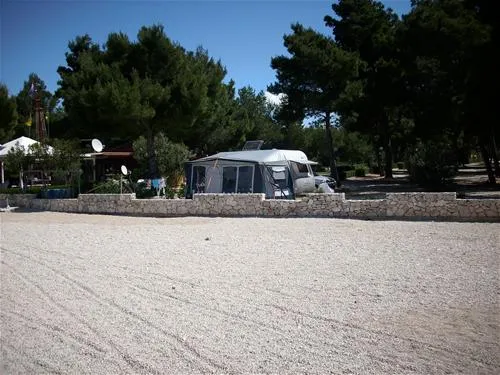kamp-jasenovo-ibenik-gcdtq
