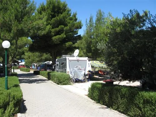 kamp-jasenovo-ibenik-rx9fq