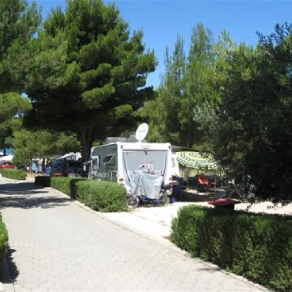 kamp-jasenovo-ibenik-rx9fq