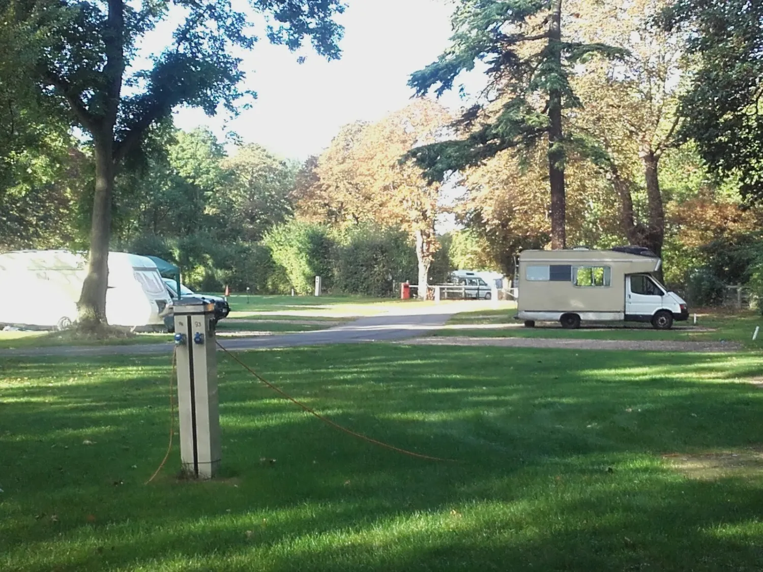 camping-and-caravanning-club-site-chertsey-chertsey-6wfl8