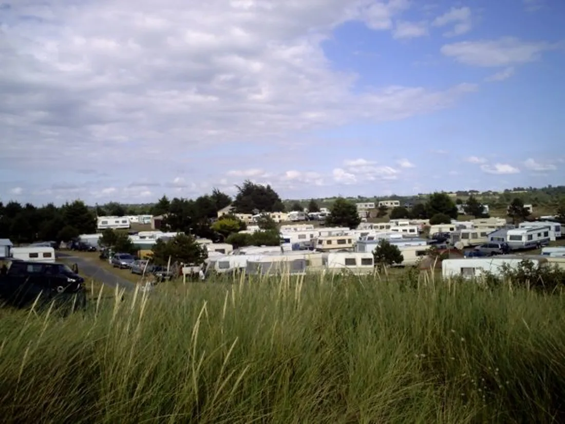 camping-municipal-les-dunes-coudeville-sur-mer-rmjgl
