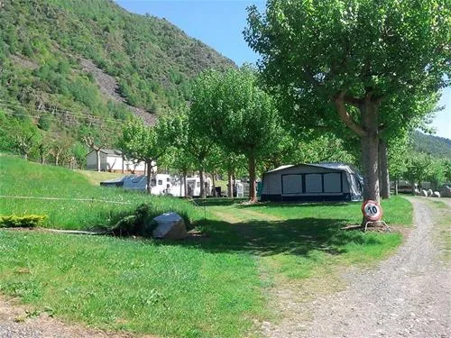 camping-serra-lladorre-kpqvd