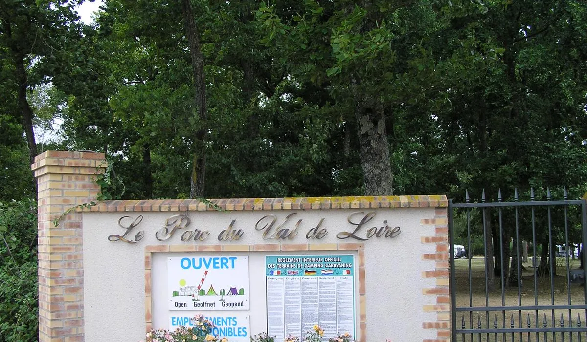 yelloh-village-parc-du-val-de-loire-mesland-byexr