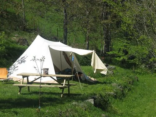 camping-le-clou-thiezac-hbp87