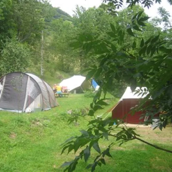 camping-le-clou-thiezac-iqqgu