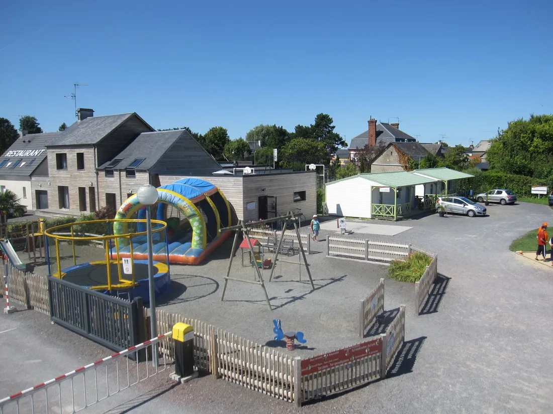 sous-les-pommiers-beauvoir-fugmu