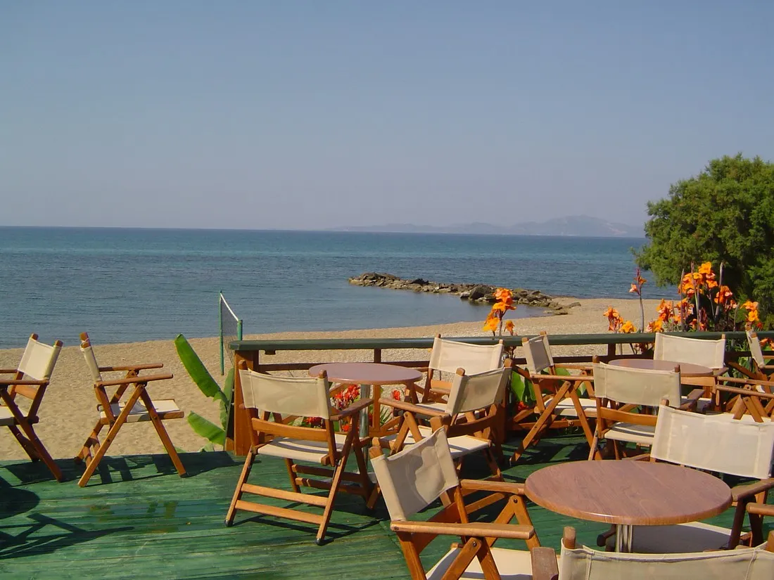 campsite-ionion-beach-glifa-lhm6i