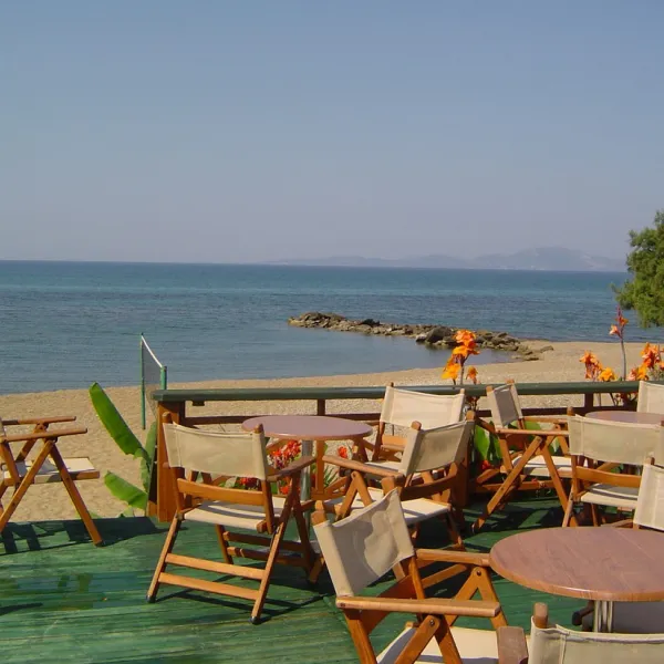 campsite-ionion-beach-glifa-lhm6i