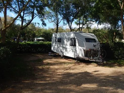 campsite-ionion-beach-glifa-lryls