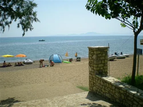 campsite-ionion-beach-glifa-ngley