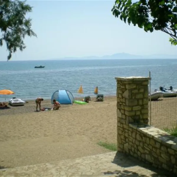 campsite-ionion-beach-glifa-ngley