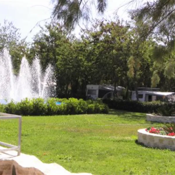 campsite-ionion-beach-glifa-qmpb9