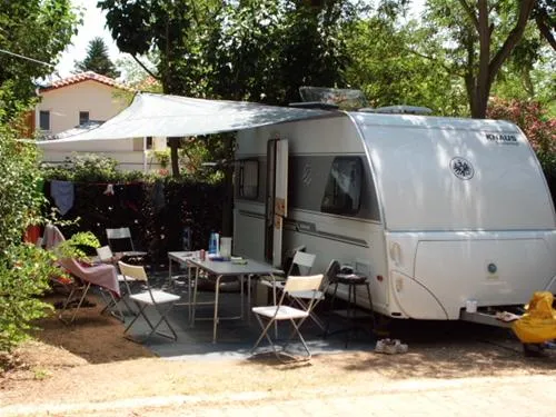 campsite-ionion-beach-glifa-tkxtk