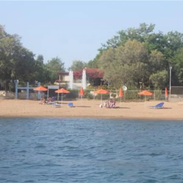 campsite-ionion-beach-glifa-xuokz