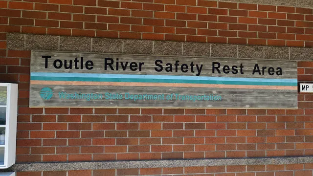 toutle-river-rest-area-northbound-castle-rock-dpky9