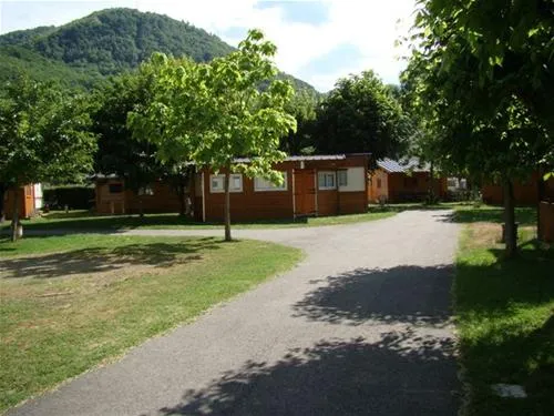 camping-municipal-le-bois-de-boulogne-les-cabannes-ardhf
