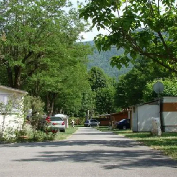 camping-municipal-le-bois-de-boulogne-les-cabannes-nyt1w