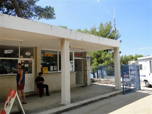 camping-sutikla-podgora-zqo78