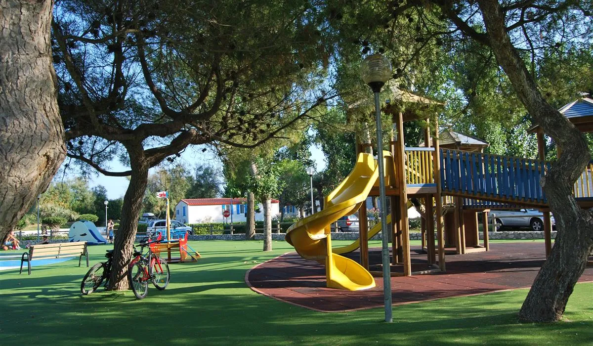 campeggio-pino-mare-lignano-sabbiadoro-n0zws