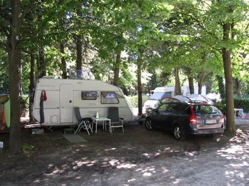 vivacamp-la-laune-villeneuve-les-avignon-yfcpf