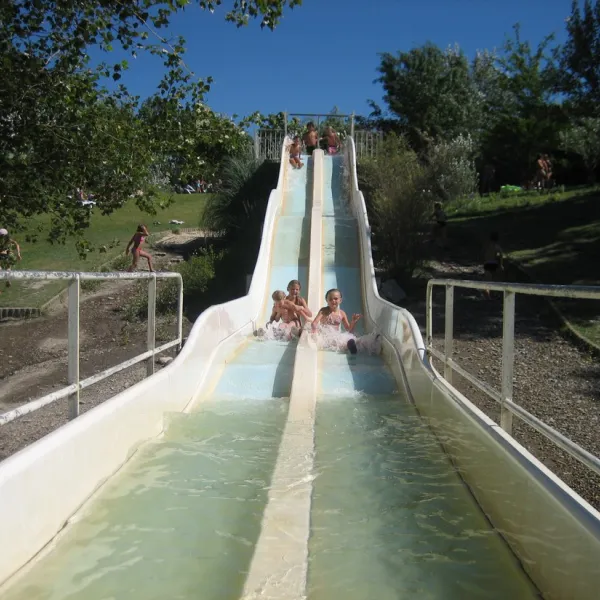 domaine-des-iscles-la-roque-dantheron-kqzzz