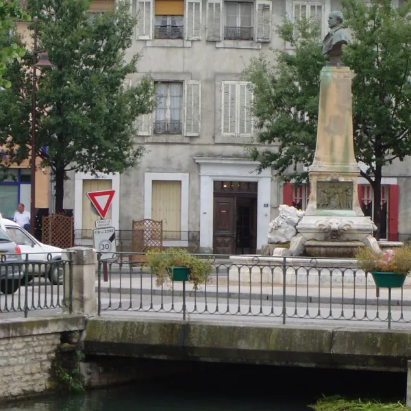 municipal-de-coucourelle-pernes-les-fontaines-vaucluse-jhjph