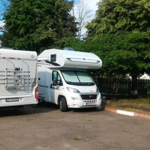 kiev-campsite-chayka-kiev-fwd4n
