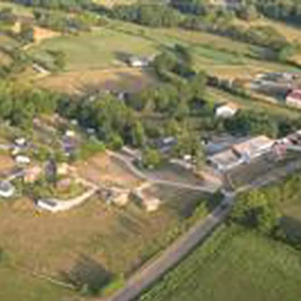 auberge-du-petit-cheval-blanc-fay-en-montagne-duqbz