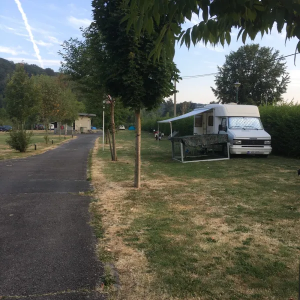 camping-eauzone-hotton-a8pew