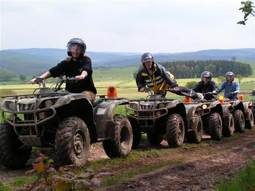 camping-eauzone-hotton-bnchf